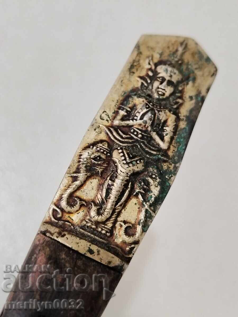 Livrarea Lingură veche de bronz