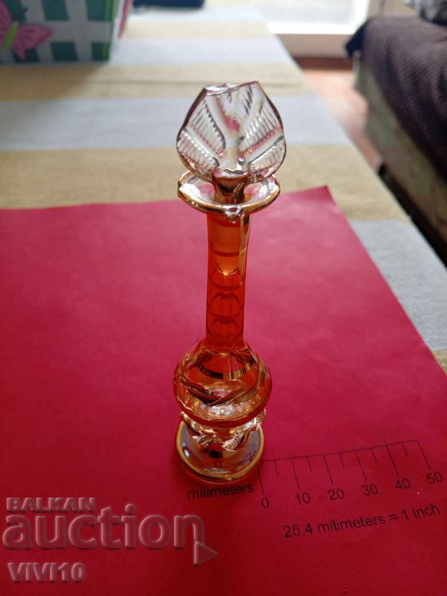 Sticluță de parfum veche, Aurită