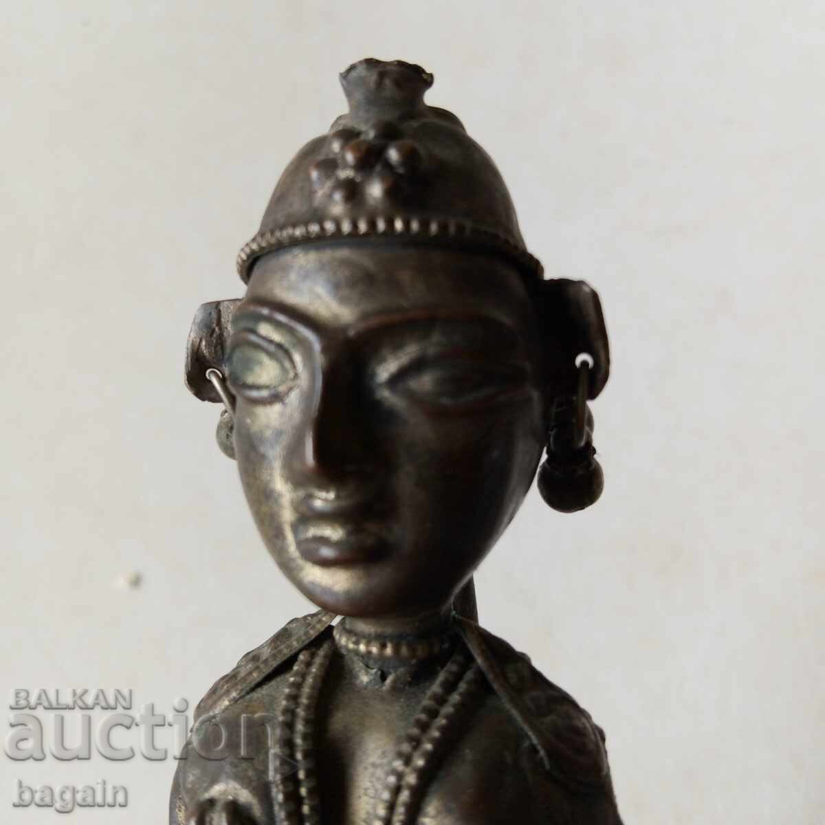 Χάλκινο άγαλμα σαμάνου με τιμή 150.00 BGN | € 76.69