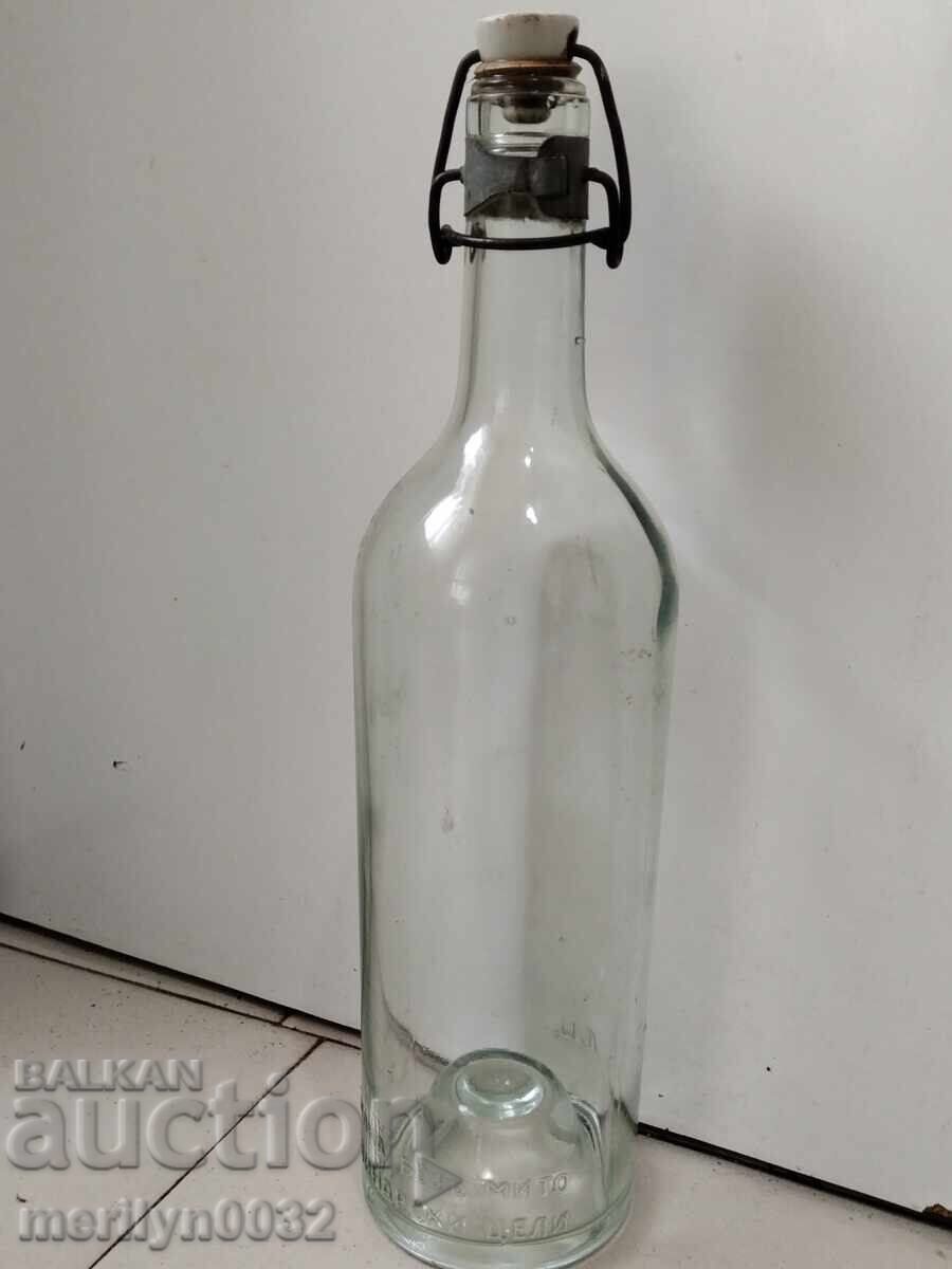 Бутилка 1 л за бели вина освободена от мита Братя Маджункови Бутилка 1 л за бели вина освободена от мита Братя Маджункови