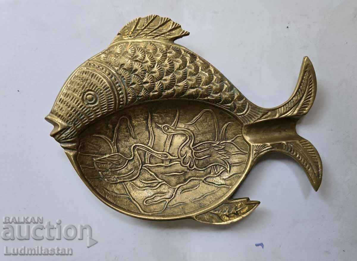 Стар Интересен Пепелник Риба с цена 80.00 лв. | € 40.90