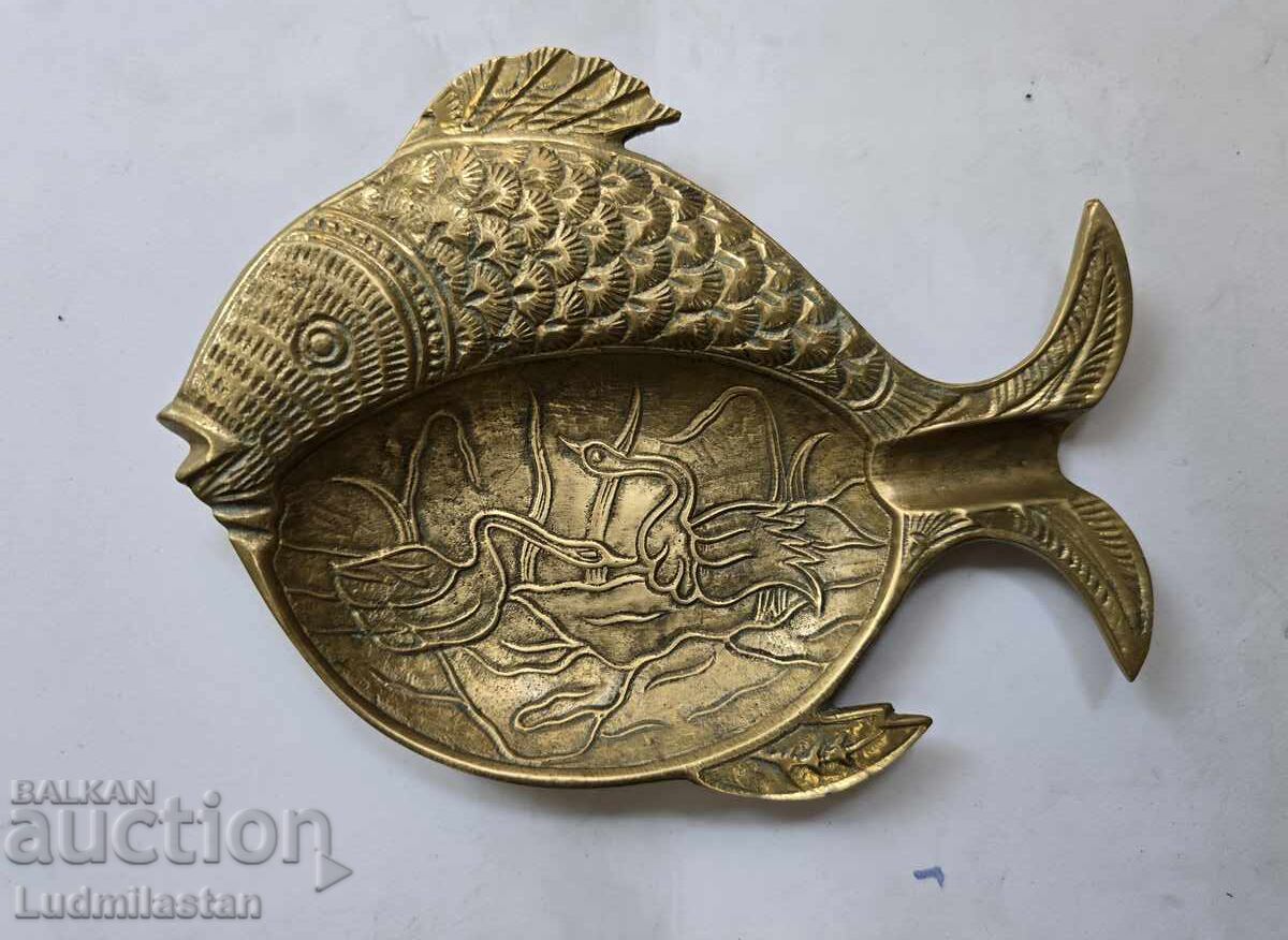 Аукцион Стар Интересен Пепелник Риба