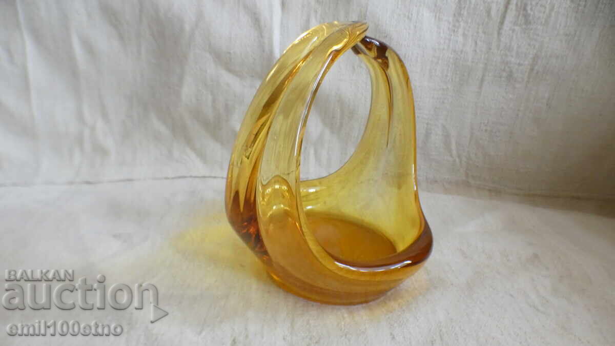 Παράδοση Μπομπονιέρα μασίφ ποτήρι με κεχριμπαρένιο χρώμα χειροποίητο