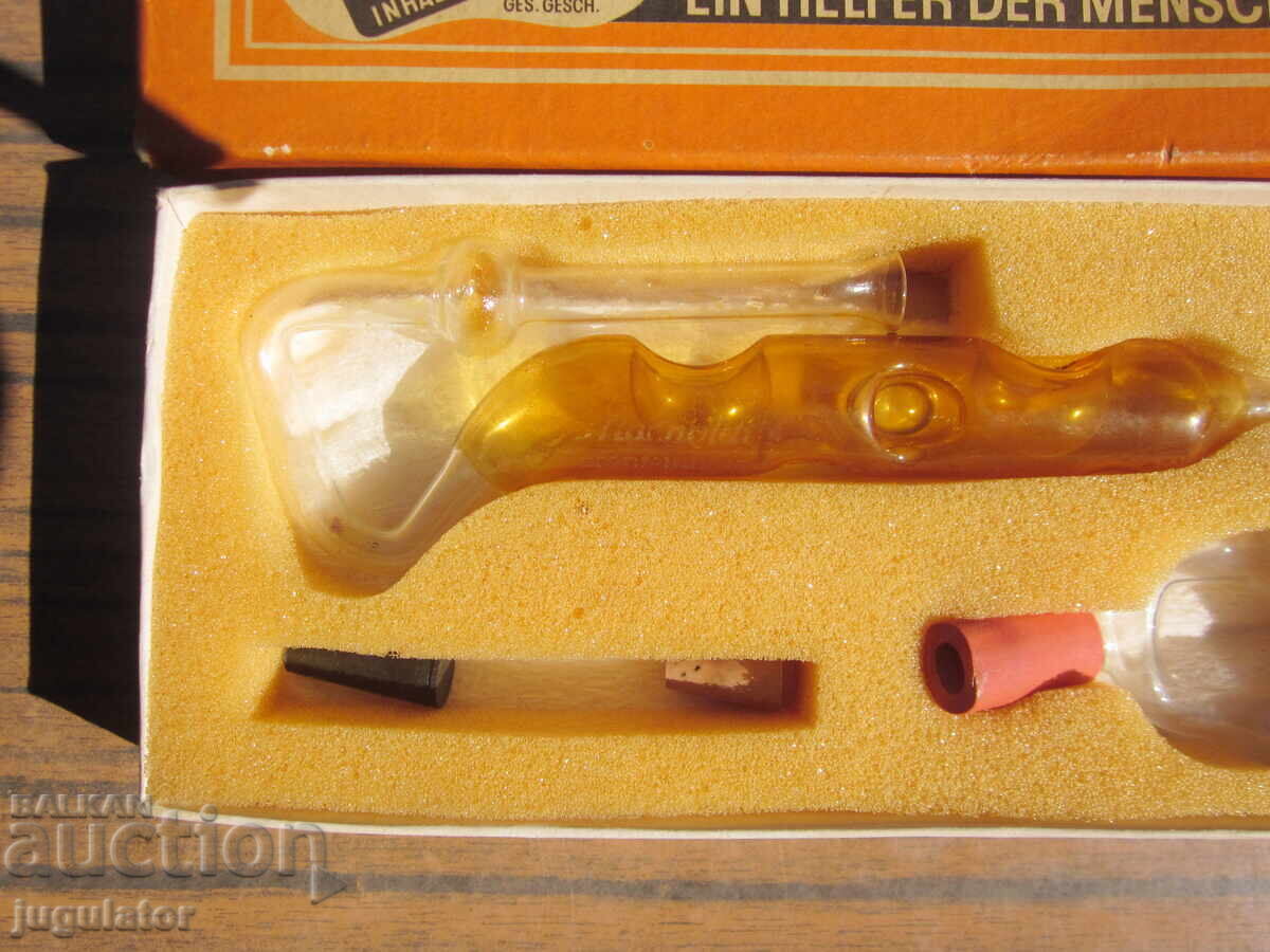 Аукцион стар Германски медицински инхалатор с кутия Аукцион стар Германски медицински инхалатор с кутия