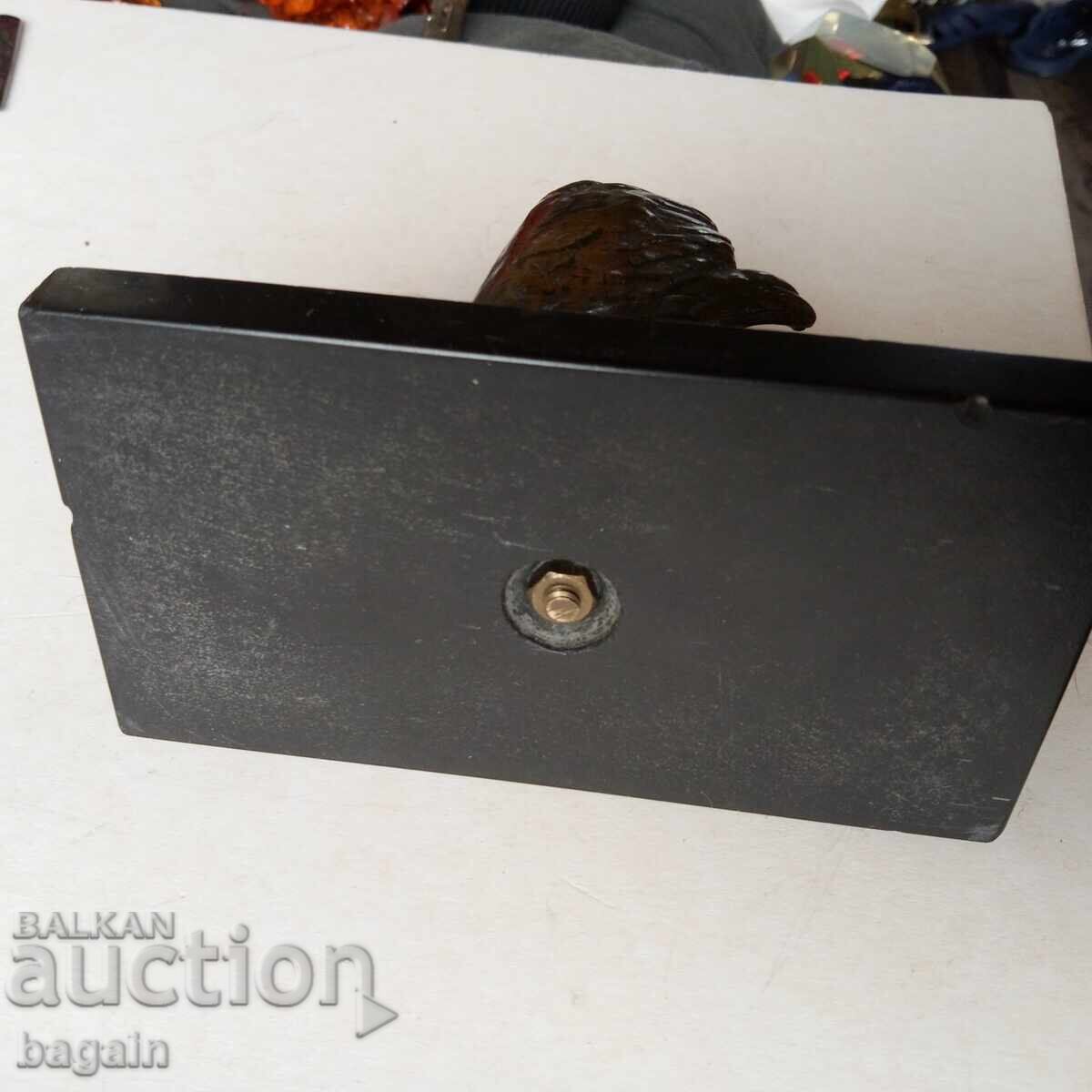 Παράδοση Το μαύρο κύκνος, αγαλματίδιο Παράδοση Το μαύρο κύκνος, αγαλματίδιο