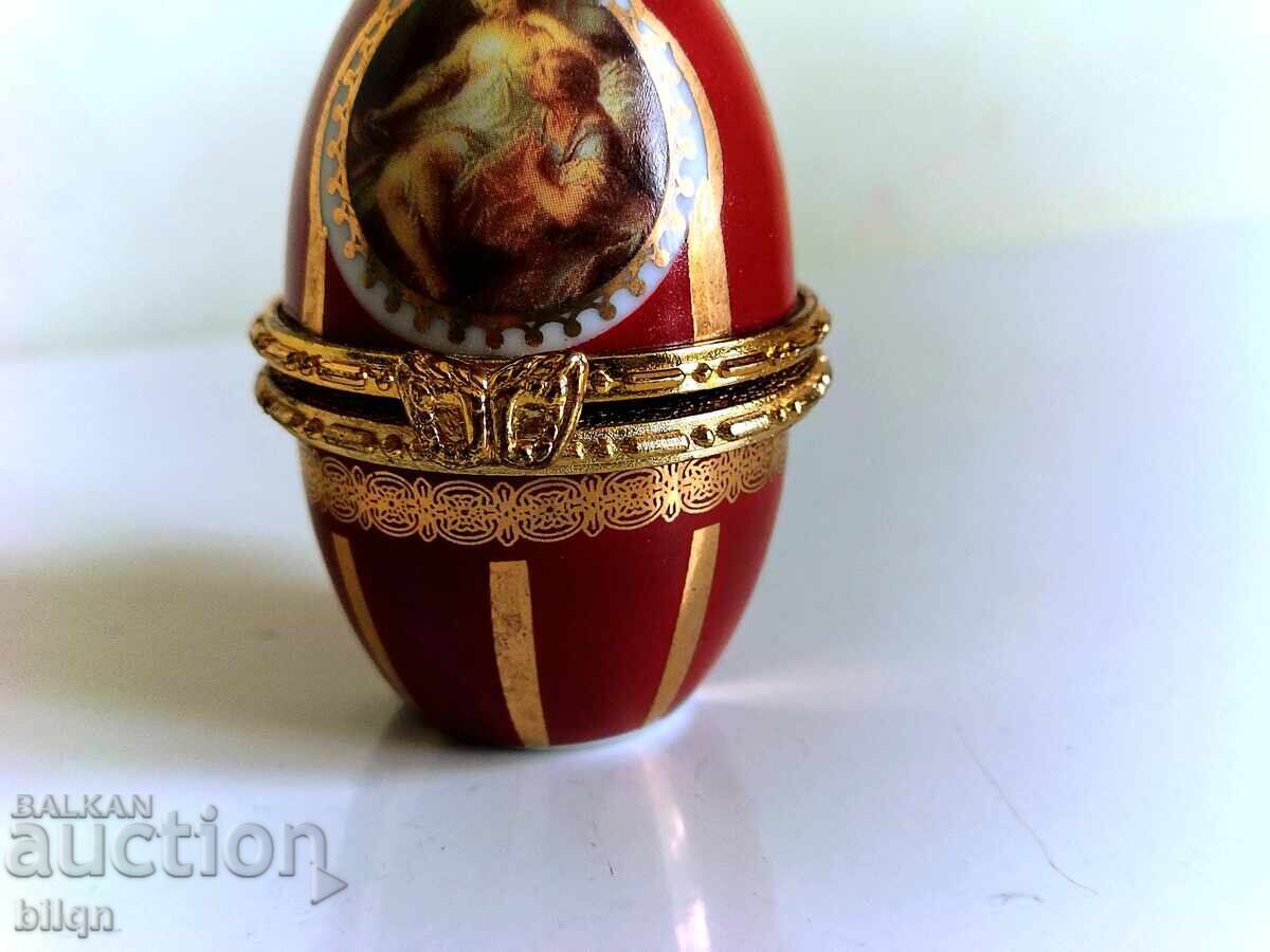 Auction Beautiful Porcelain Jewelry Box - Egg Auction Beautiful Porcelain Jewelry Box - Egg