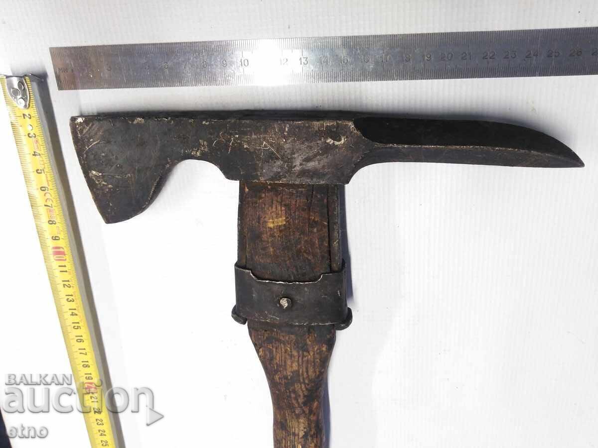 M 1915-PSV-GERMAN TRENCH TOOL,PICKHEAD,AXE,knife with price 235.00 BGN | € 120.15 M 1915-PSV-GERMAN TRENCH TOOL,PICKHEAD,AXE,knife with price 235.00 BGN | € 120.15