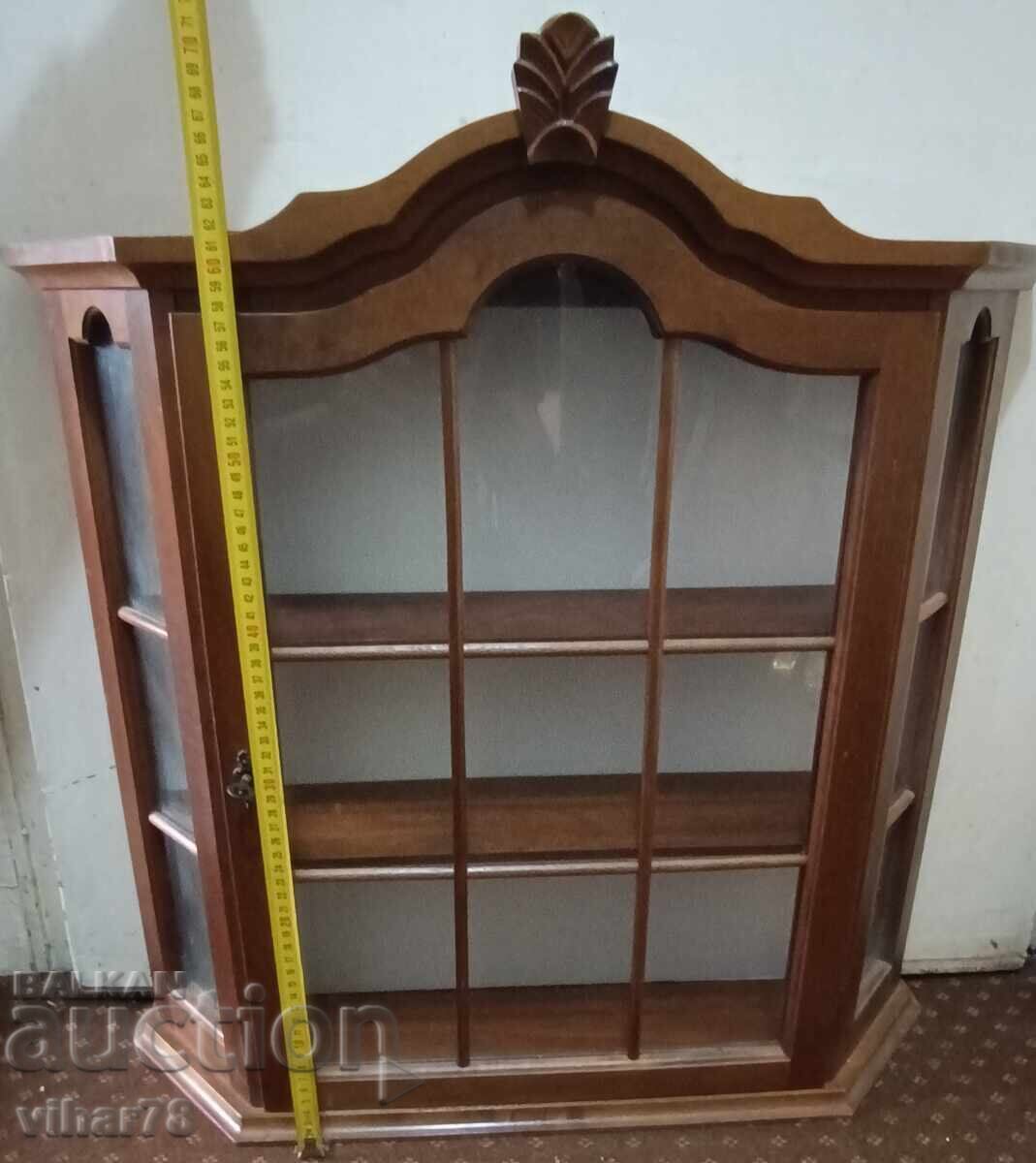 Аукцион Витрина за стена