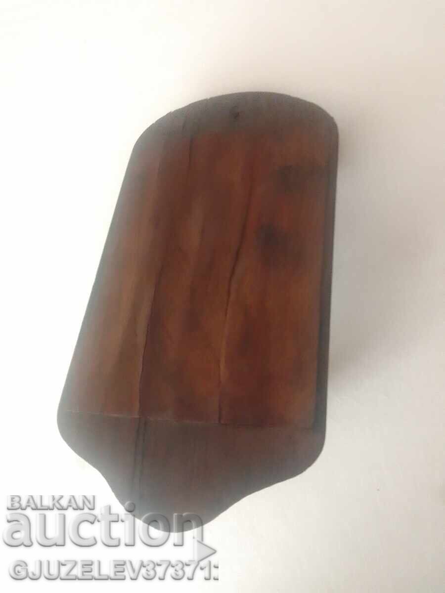 Παράδοση Ξύλινο παλιό οικιακό εικονοστάσι με καντήλι και εικόνα