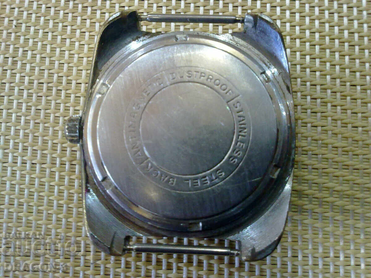 VOGA с цена 40.00 лв. | € 20.45 VOGA с цена 40.00 лв. | € 20.45