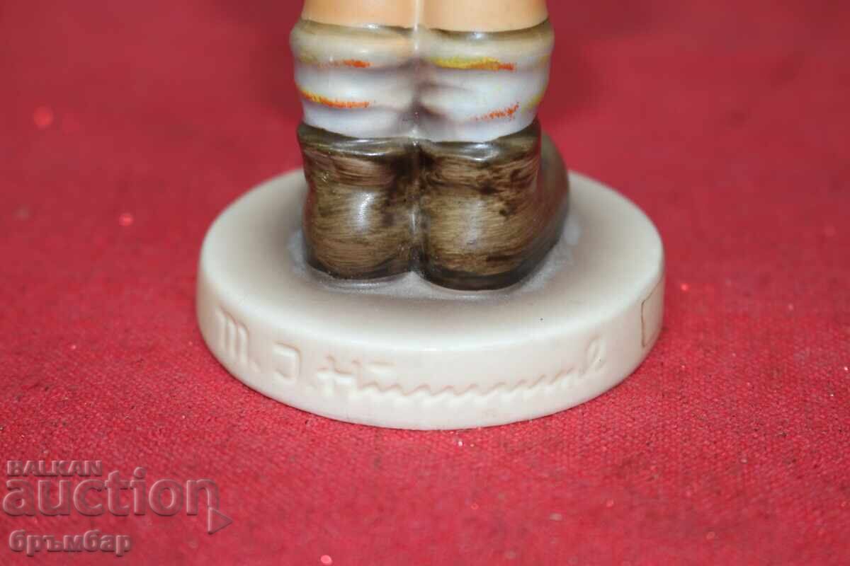 Hummel porcelain figurine boy No. 95 - 7 Hummel porcelain figurine boy No. 95 - 7