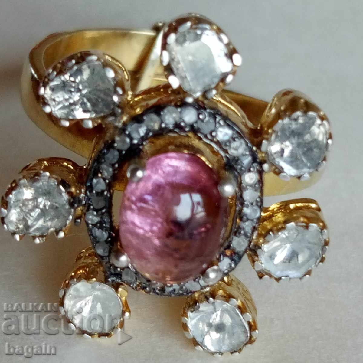 Διαμαντένιο δαχτυλίδι.