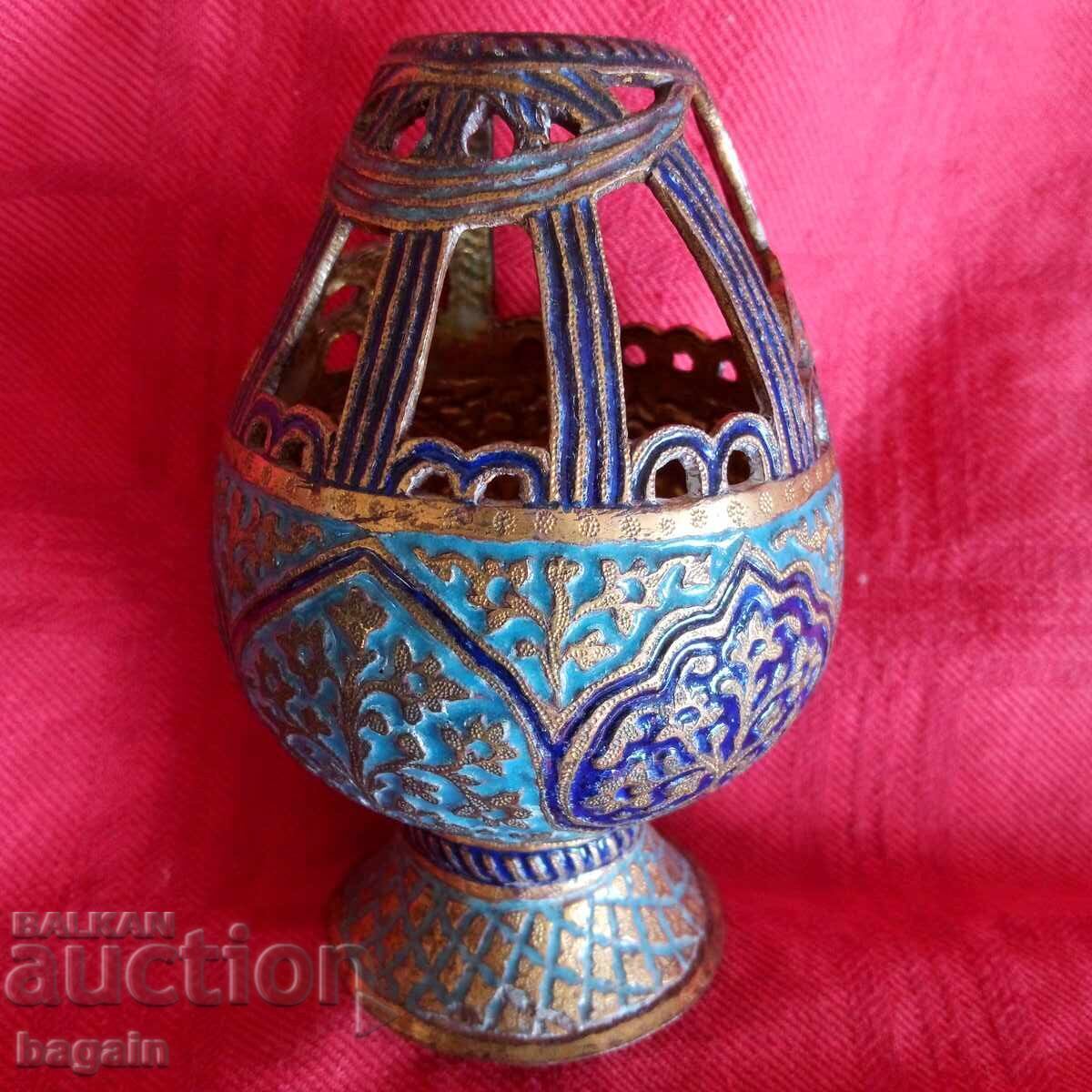 Старинна моголска кадилница.