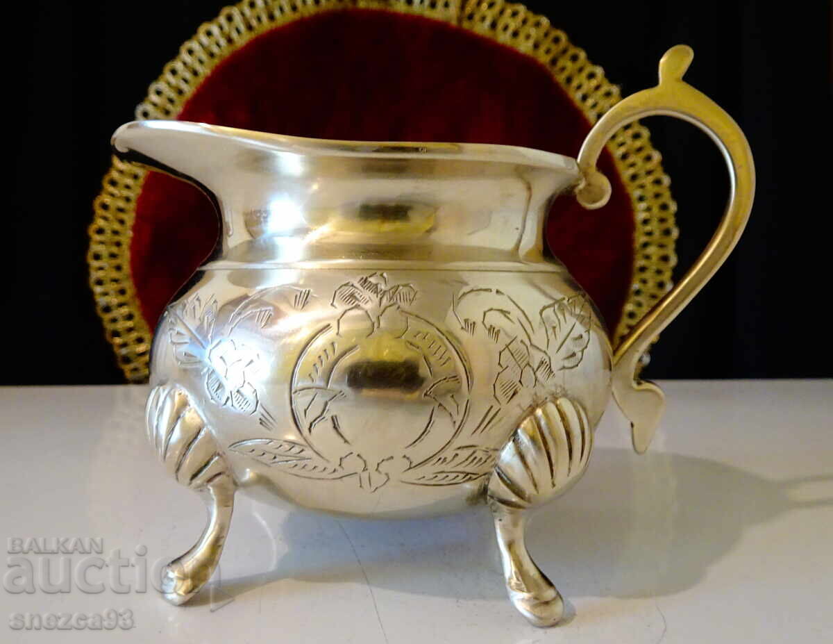 Английска бронзова кана,латиера,барок с цена 36.00 лв. | € 18.41