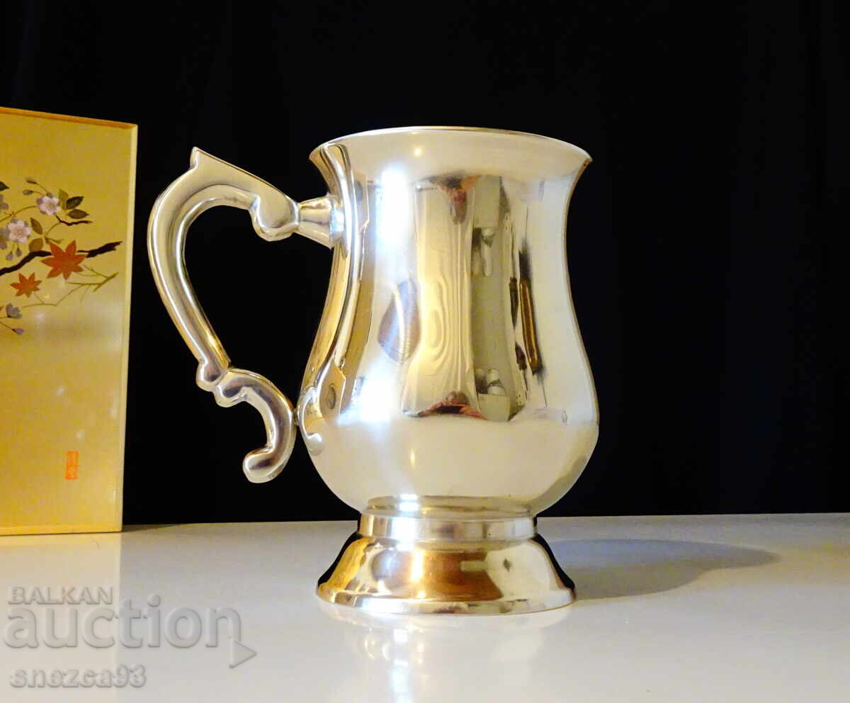 English bronze mug, cup, goblet with price 59.00 BGN | € 30.17