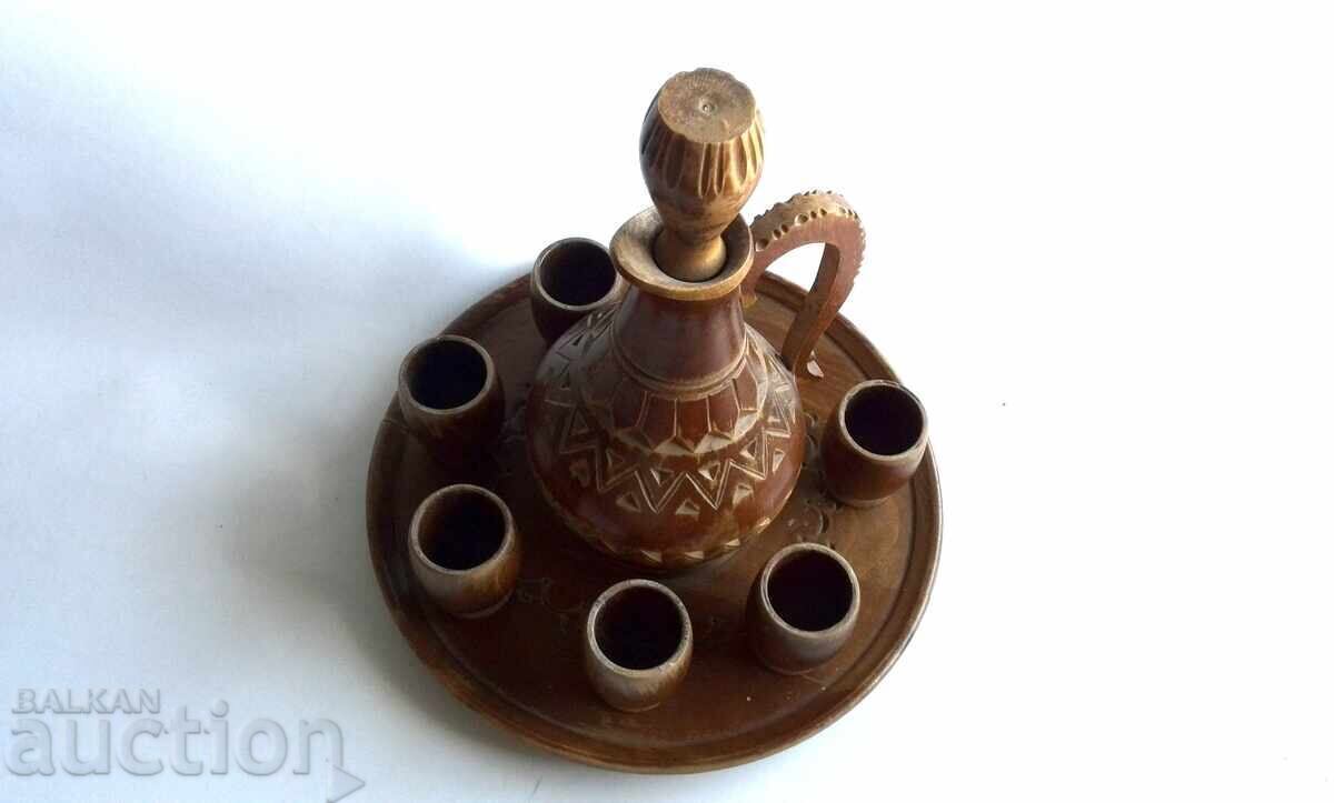 VECHE CANĂ DE LEMN PRIMITIVĂ, CANĂ PENTRU VIN, RAKIA, 6 LITRI cu preț 45.00 BGN | € 23.01 VECHE CANĂ DE LEMN PRIMITIVĂ, CANĂ PENTRU VIN, RAKIA, 6 LITRI cu preț 45.00 BGN | € 23.01