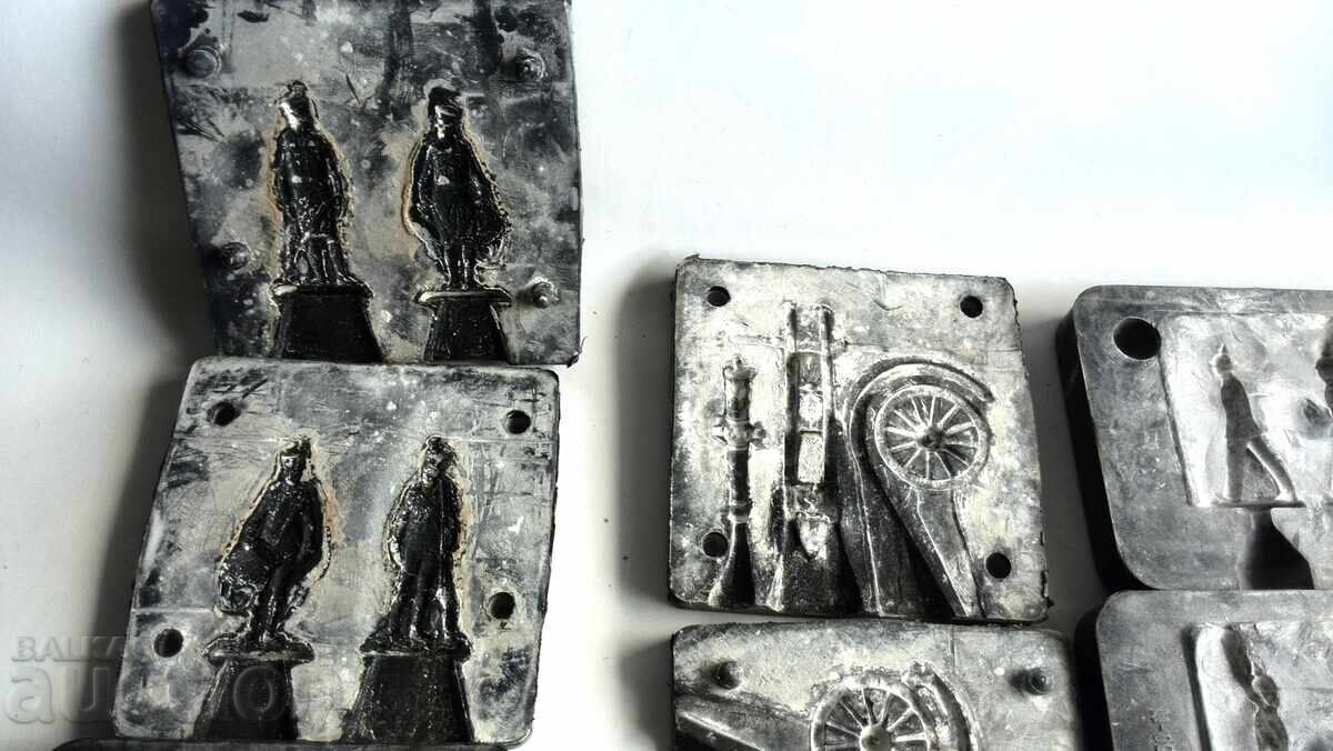 Molds and other items for casting soldier figurines with price 260.00 BGN | € 132.94
