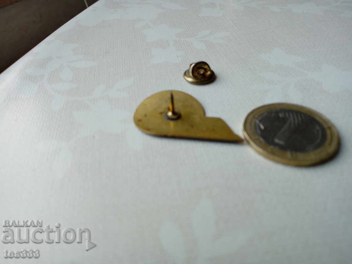 Delivery of Bronze badge Sofia Metropolitan Autotransport Druzhba on pin Delivery of Bronze badge Sofia Metropolitan Autotransport Druzhba on pin