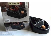 Pipe stand and ashtray for three pipes
