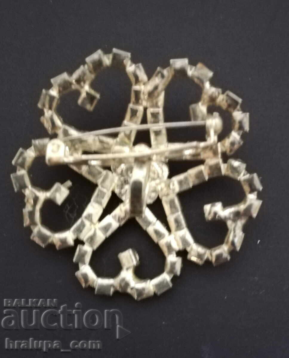 Broșă veche cu preț 25.00 BGN | € 12.78 Broșă veche cu preț 25.00 BGN | € 12.78