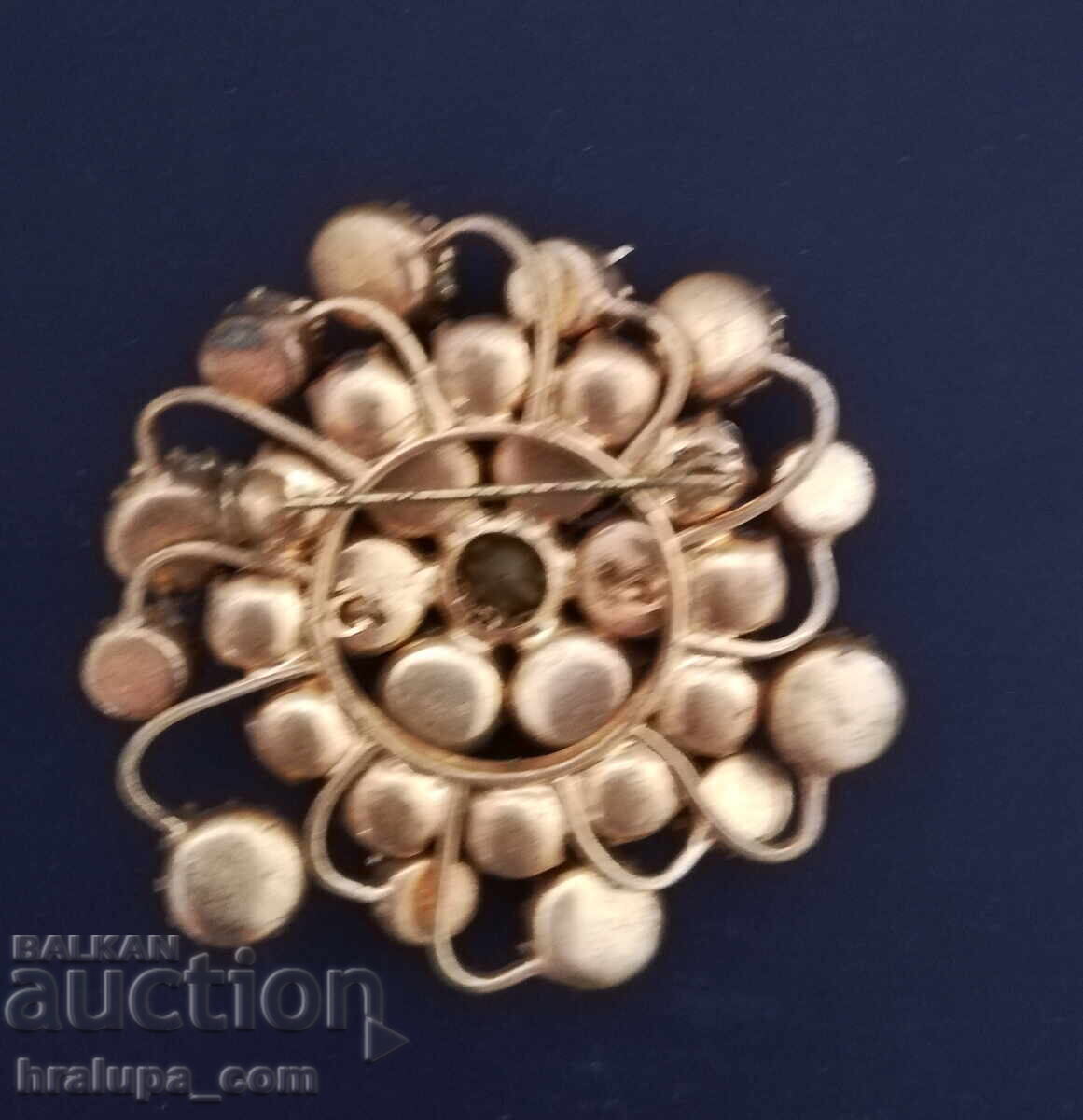 Broșă veche cu preț 20.00 BGN | € 10.23