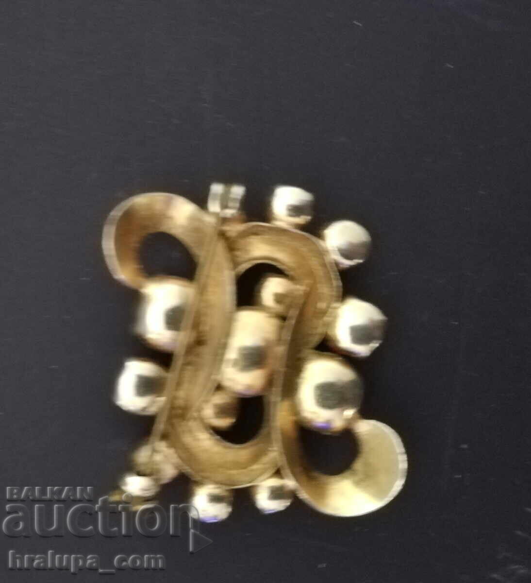 Broșă veche cu preț 20.00 BGN | € 10.23 Broșă veche cu preț 20.00 BGN | € 10.23