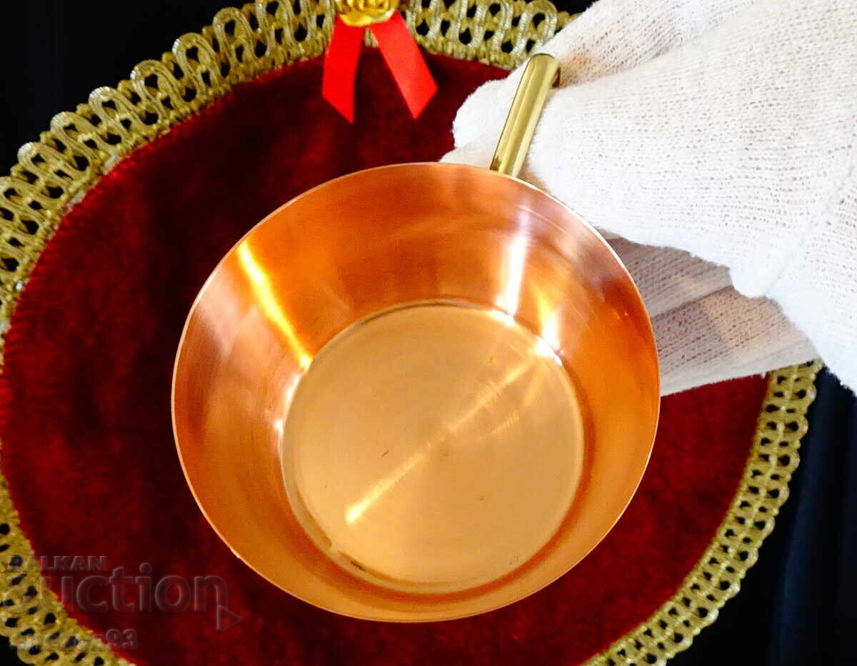 Медна чаша от чиста червена мед. с цена 9.00 лв. | € 4.60 Медна чаша от чиста червена мед. с цена 9.00 лв. | € 4.60