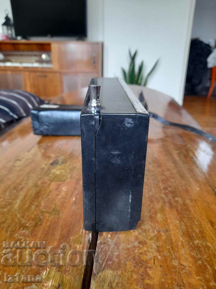 Auction  Old radio, Crown radio