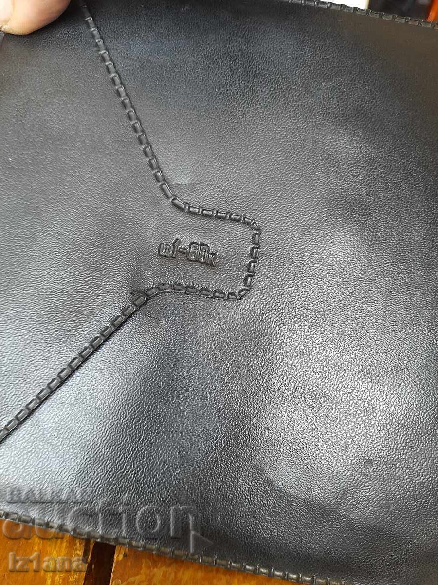 Oglindă veche, oglindă cu preț 11.00 BGN | € 5.62 Oglindă veche, oglindă cu preț 11.00 BGN | € 5.62