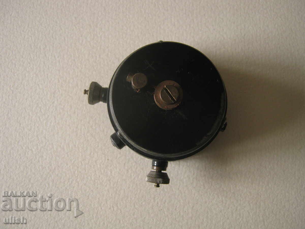 Vechi aparat de măsurare cu ohmmetru ohm metru cu preț 20.00 BGN | € 10.23 Vechi aparat de măsurare cu ohmmetru ohm metru cu preț 20.00 BGN | € 10.23