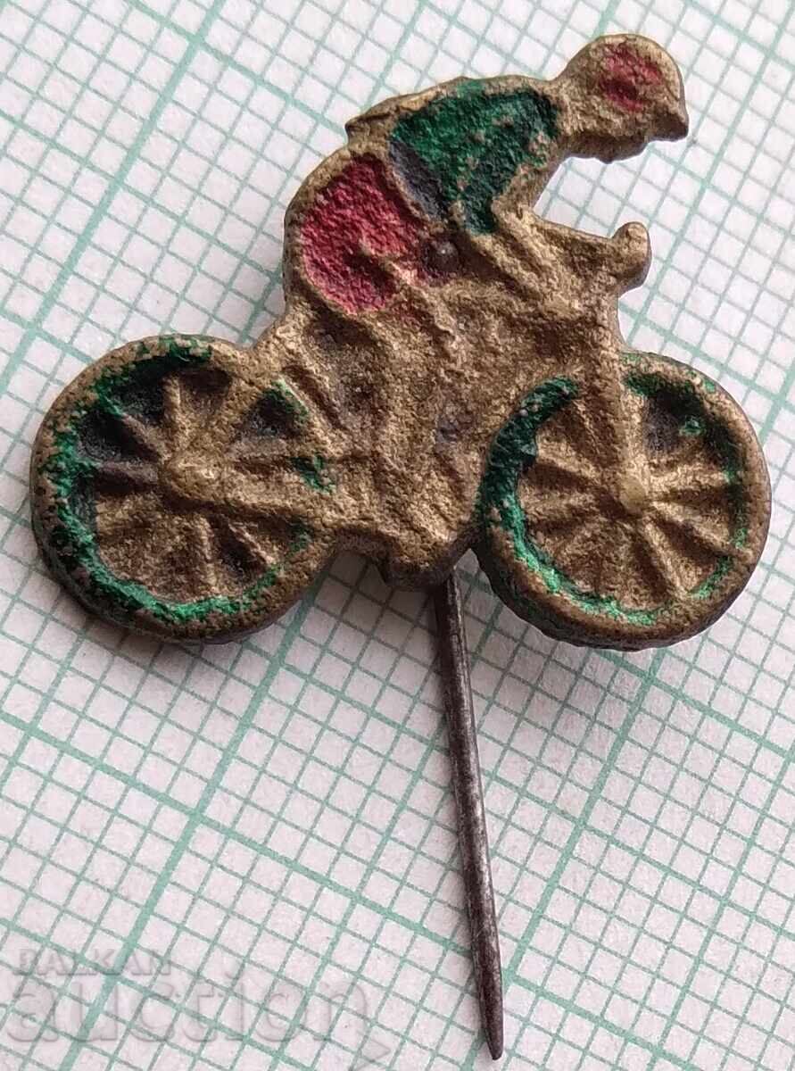 18923 Badge - Cyclist with price 4.00 BGN | € 2.05