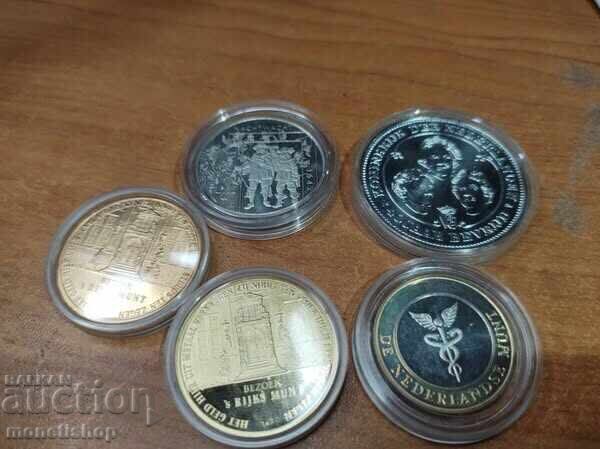 5 pcs. Tokens and medals in collectible condition 5 pcs. Tokens and medals in collectible condition
