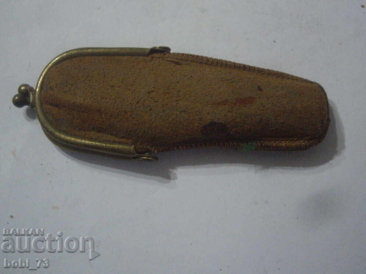 Μικρό παλιό μαχαίρι σε αυθεντική δερμάτινη θήκη με τιμή 50.00 BGN | € 25.56