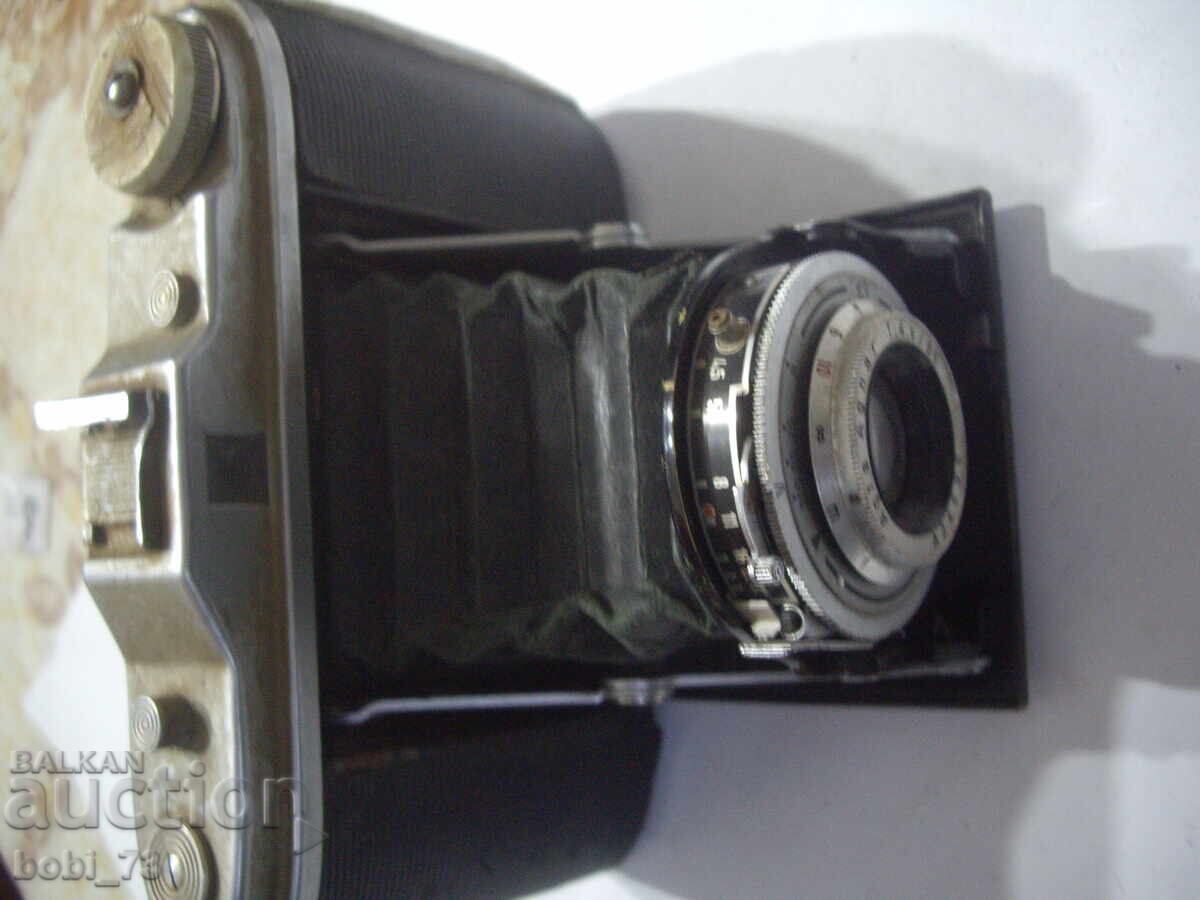 Livrarea Aparat foto vechi cu mecanism "Agfa" Livrarea Aparat foto vechi cu mecanism "Agfa"