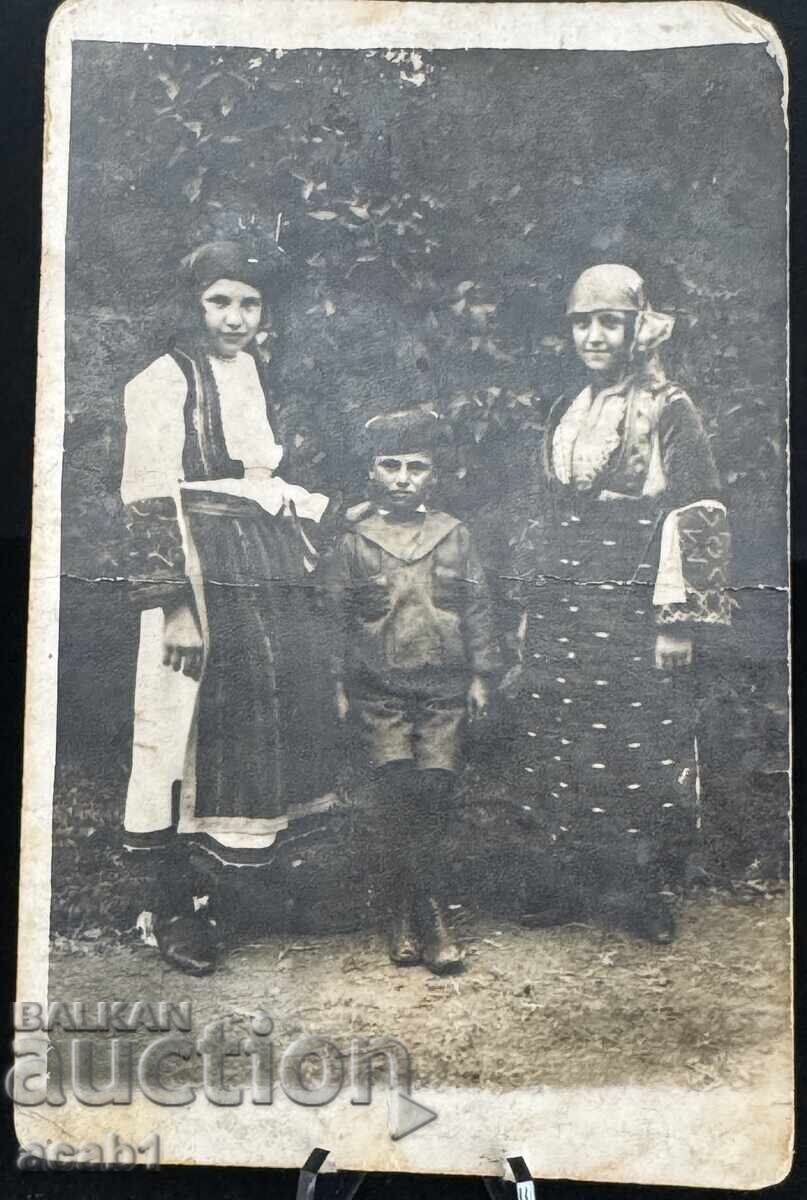 Македончета за спомен Бежанци 1926 година