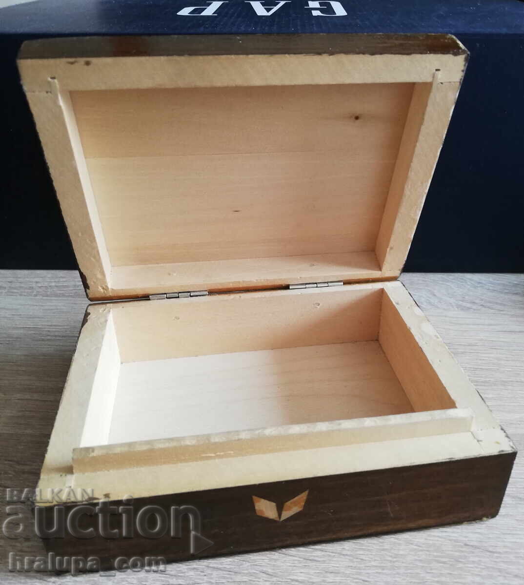 Old wooden box with price 8.00 BGN | € 4.09