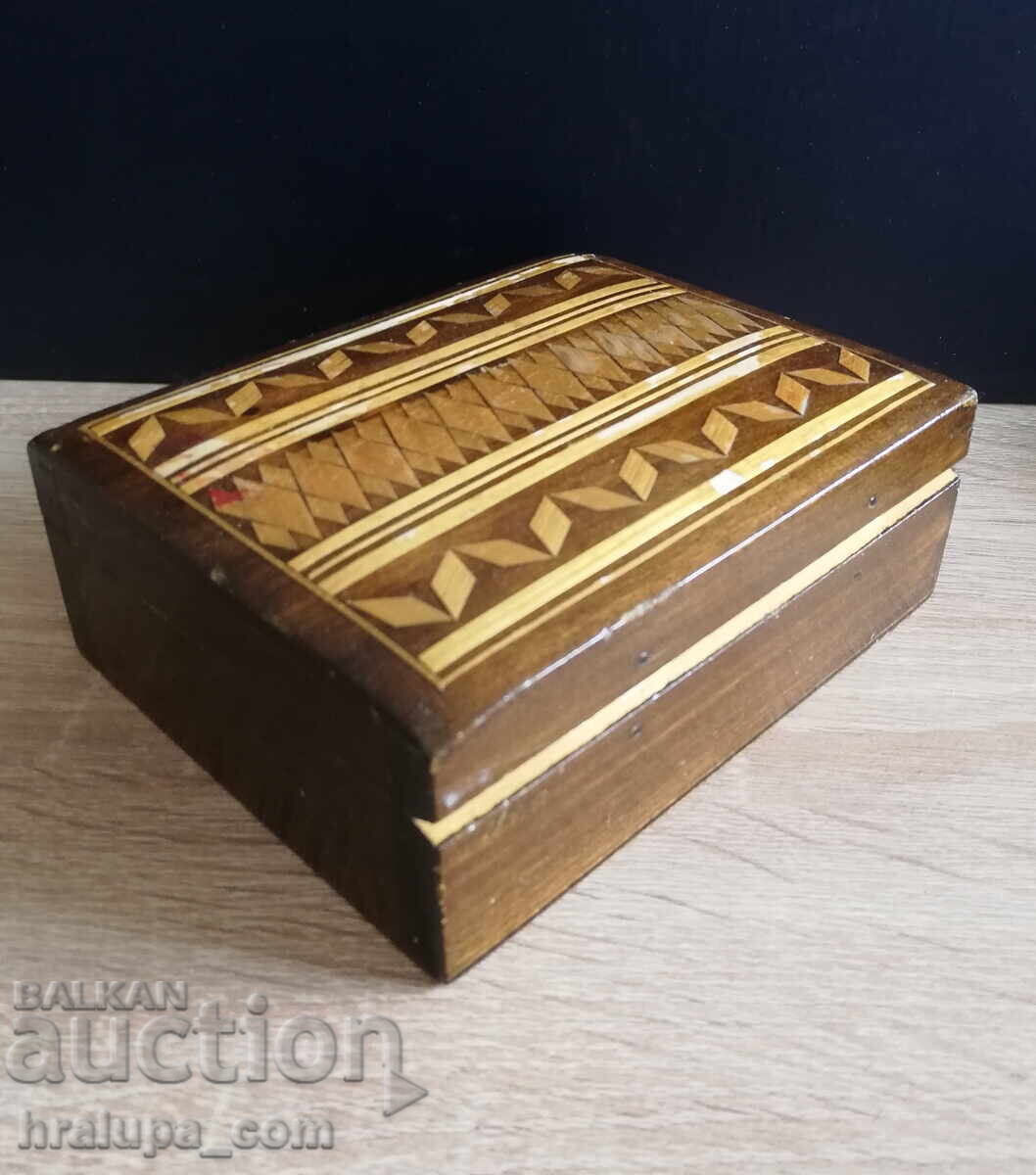 Delivery of Old wooden box