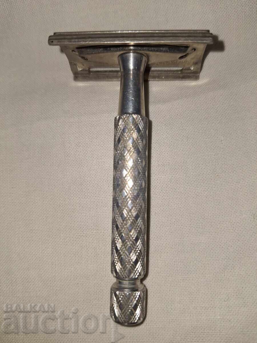 Old metal razor -- Gillette -- Zhilet Old metal razor -- Gillette -- Zhilet