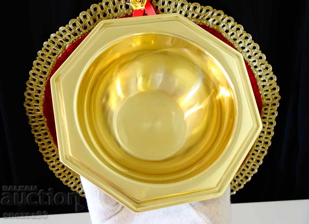 Бронзов съд за сервиране,купа 450 мл. с цена 29.00 лв. | € 14.83 Бронзов съд за сервиране,купа 450 мл. с цена 29.00 лв. | € 14.83