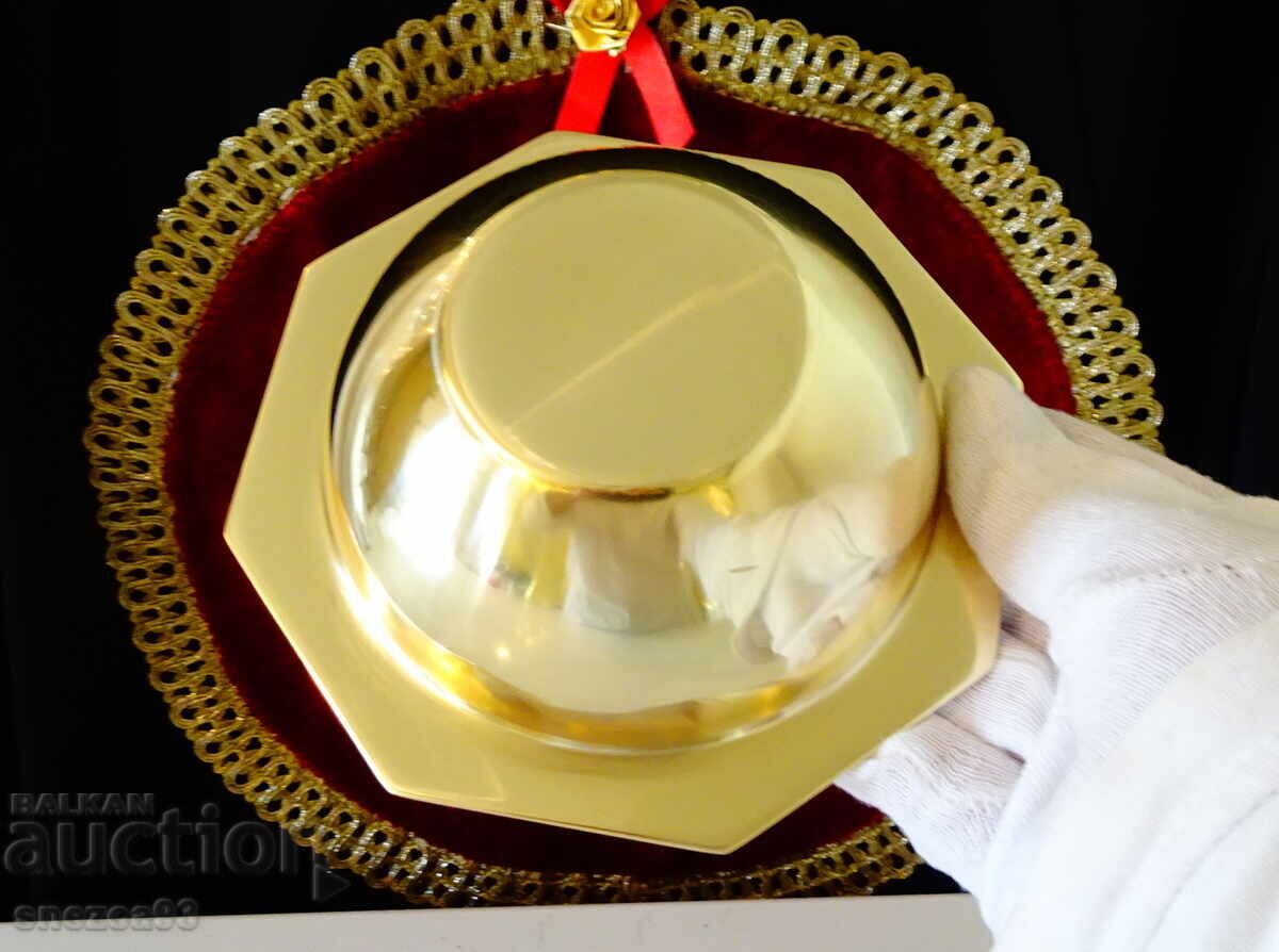 Аукцион Бронзов съд за сервиране,купа 450 мл. Аукцион Бронзов съд за сервиране,купа 450 мл.