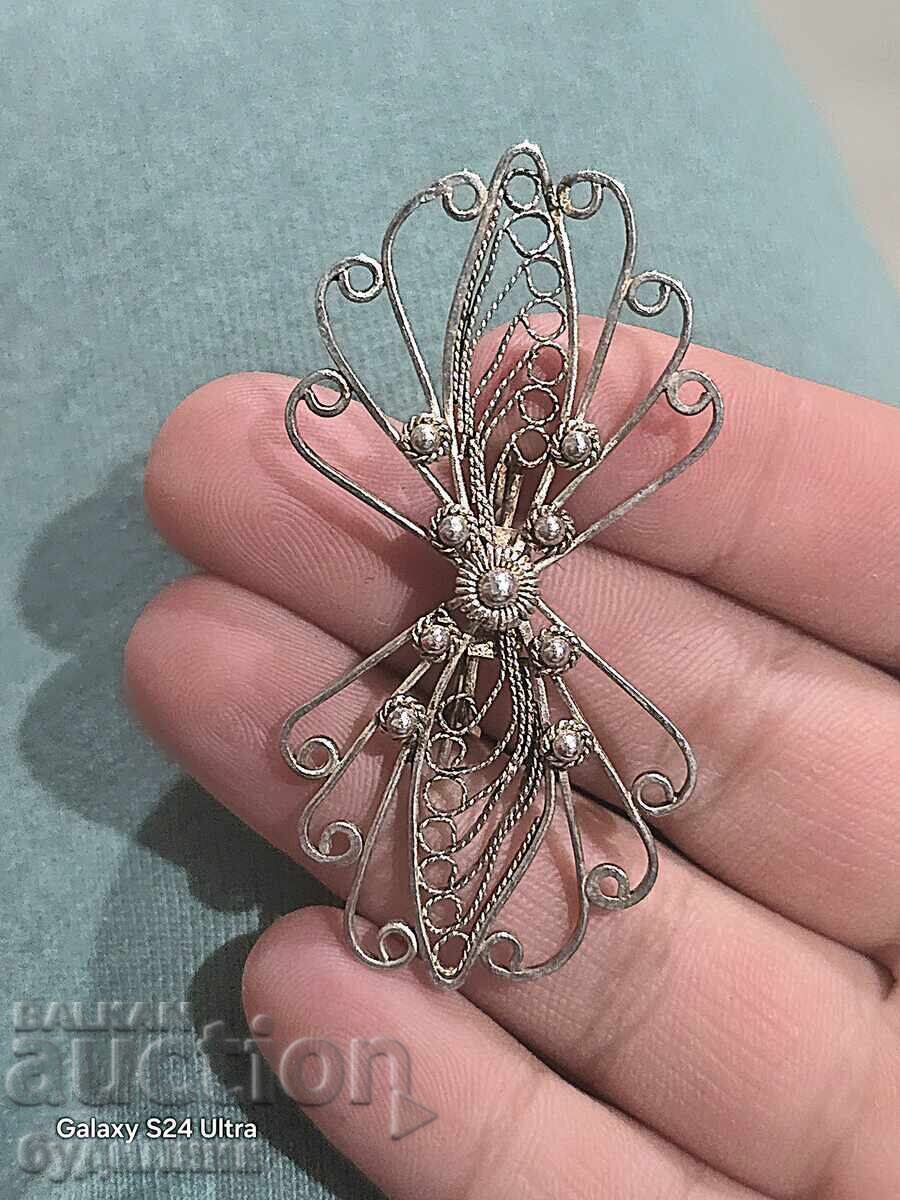 Solid Silver Brooch. I'm launching over 100 Auctions. Take a look! with price 32.99 BGN | € 16.87 Solid Silver Brooch. I'm launching over 100 Auctions. Take a look! with price 32.99 BGN | € 16.87
