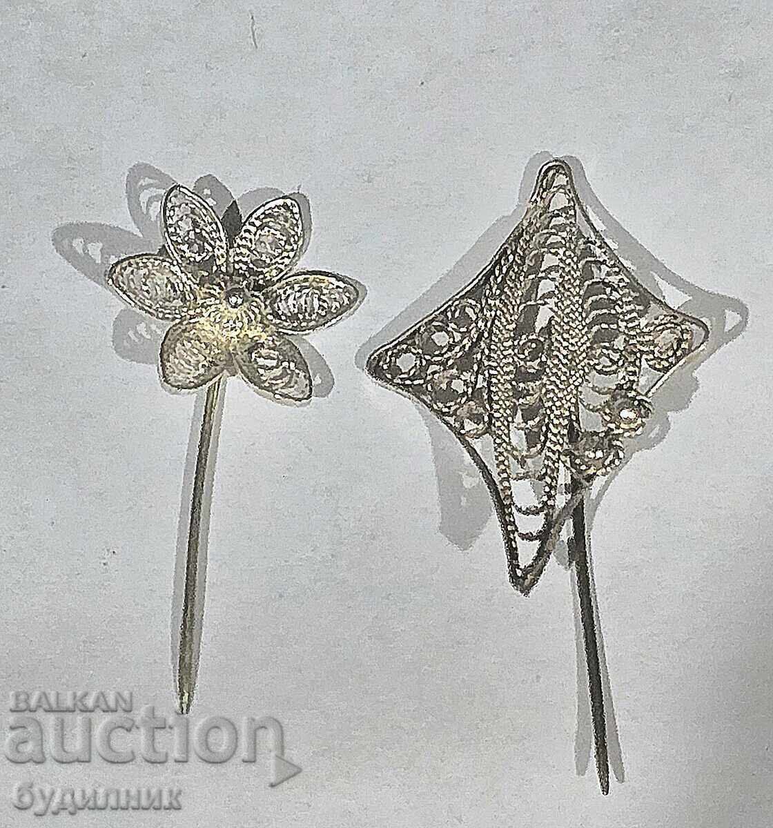Auction  2 Silver Brooches. I'm listing over 100 Auctions. Take a look