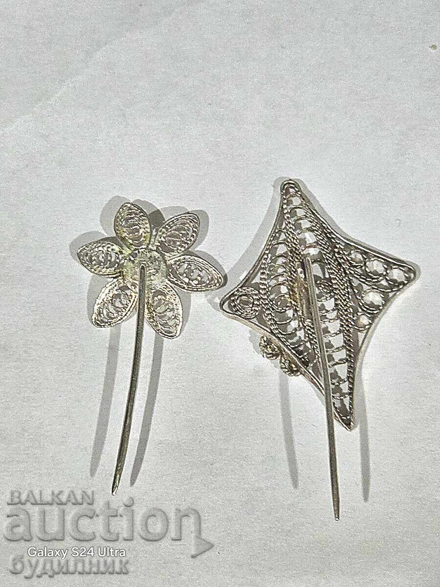 Delivery of 2 Silver Brooches. I'm listing over 100 Auctions. Take a look