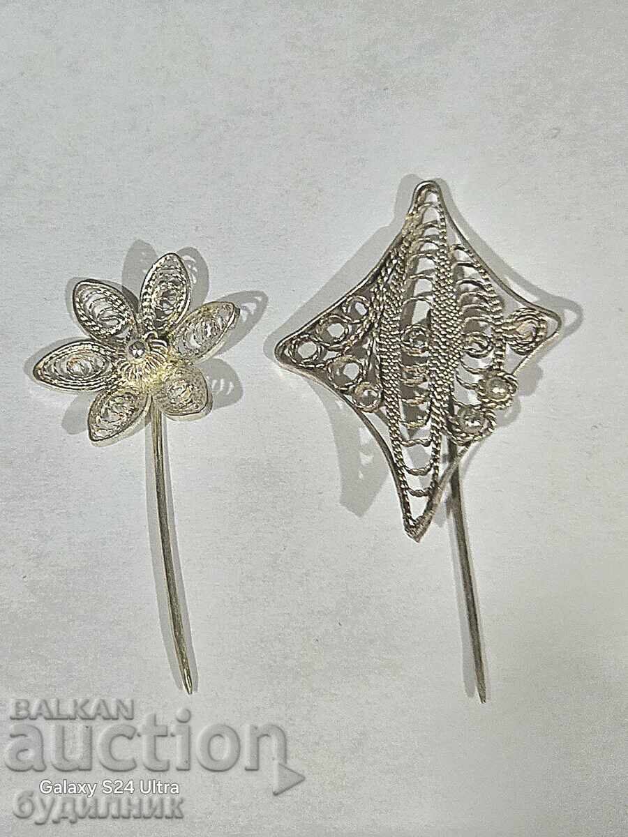 2 Silver Brooches. I'm listing over 100 Auctions. Take a look