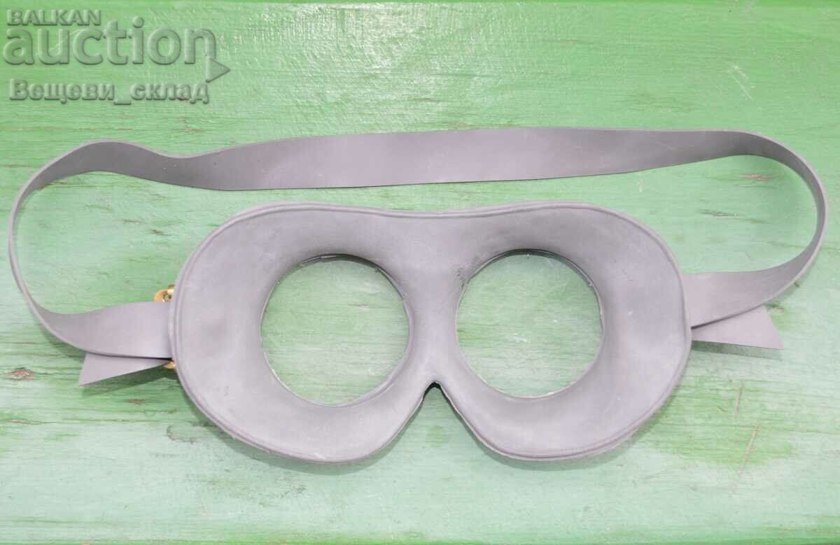Locksmith safety glasses with price 10.00 BGN | € 5.11 Locksmith safety glasses with price 10.00 BGN | € 5.11