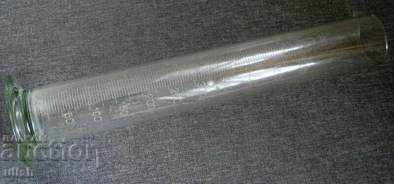 Παλιά μεγάλη φιάλη εργαστηρίου μετρικός κύλινδρος 500ml