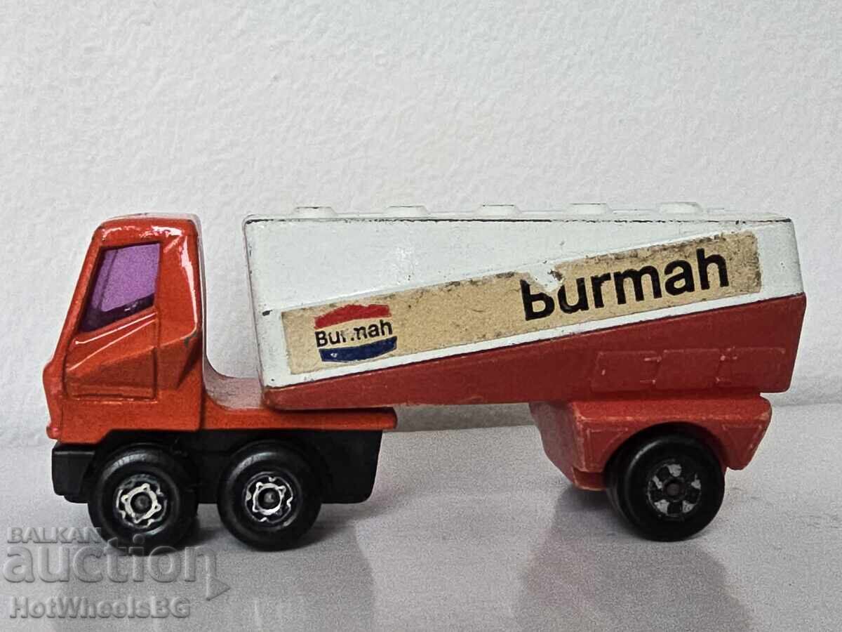 Matchbox No 63B Freeway Gas Tanker 1973
