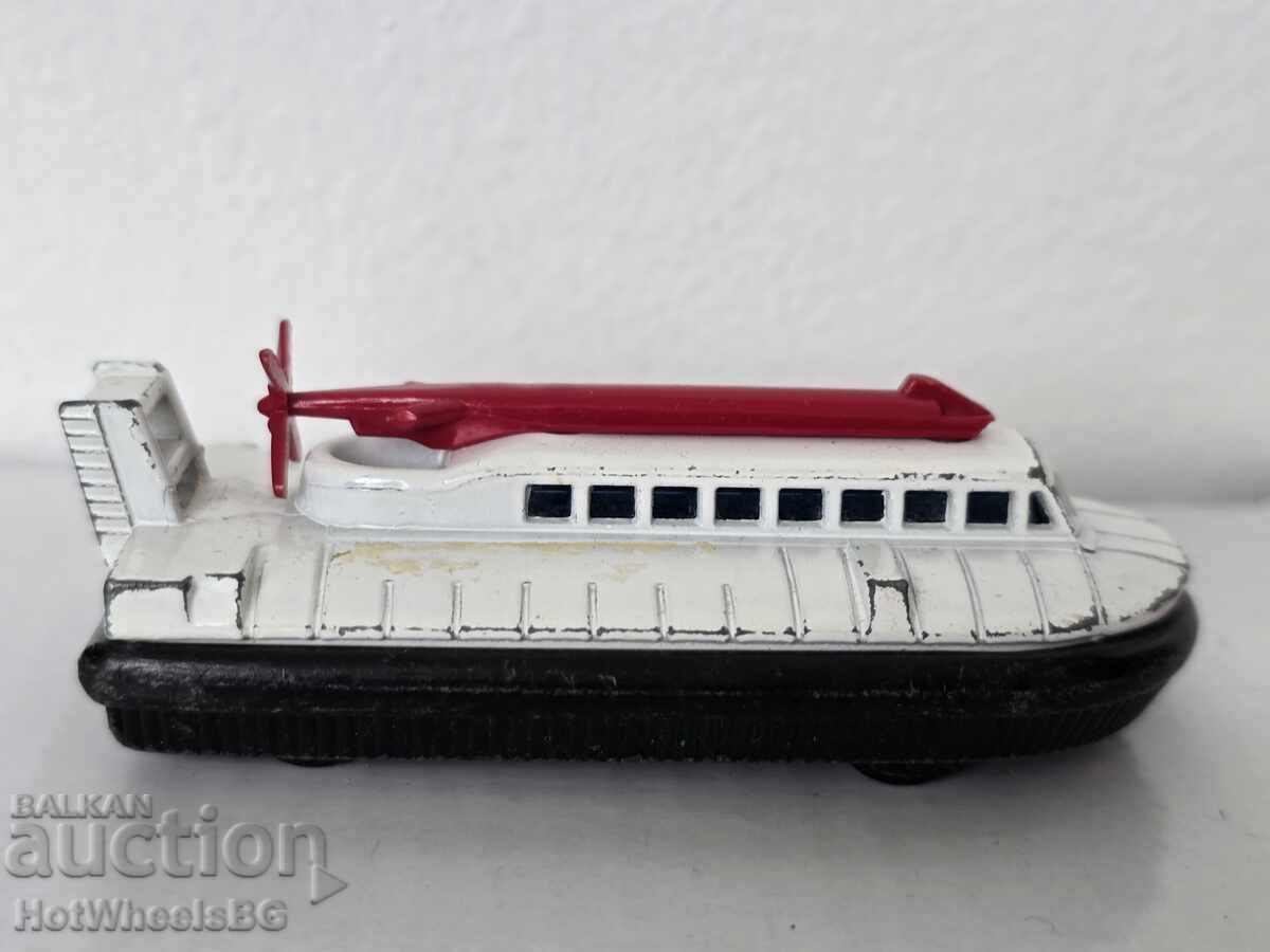 Matchbox  No 72 B -Hovercraft 1972  год