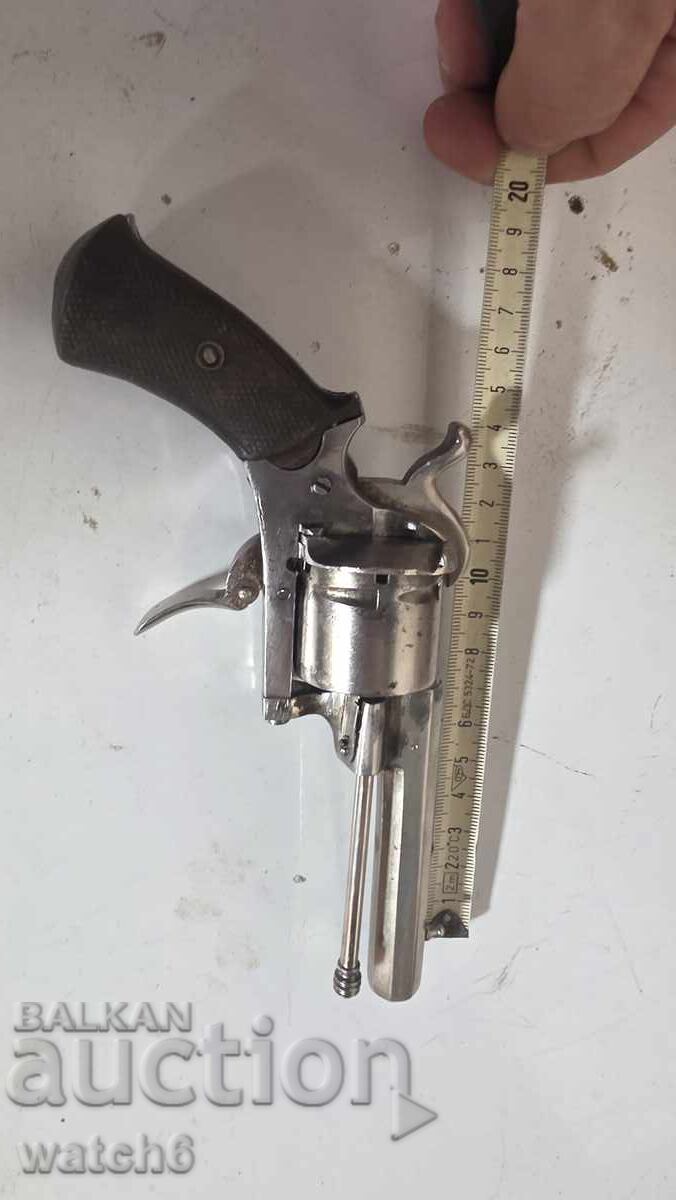 Revolver, functional