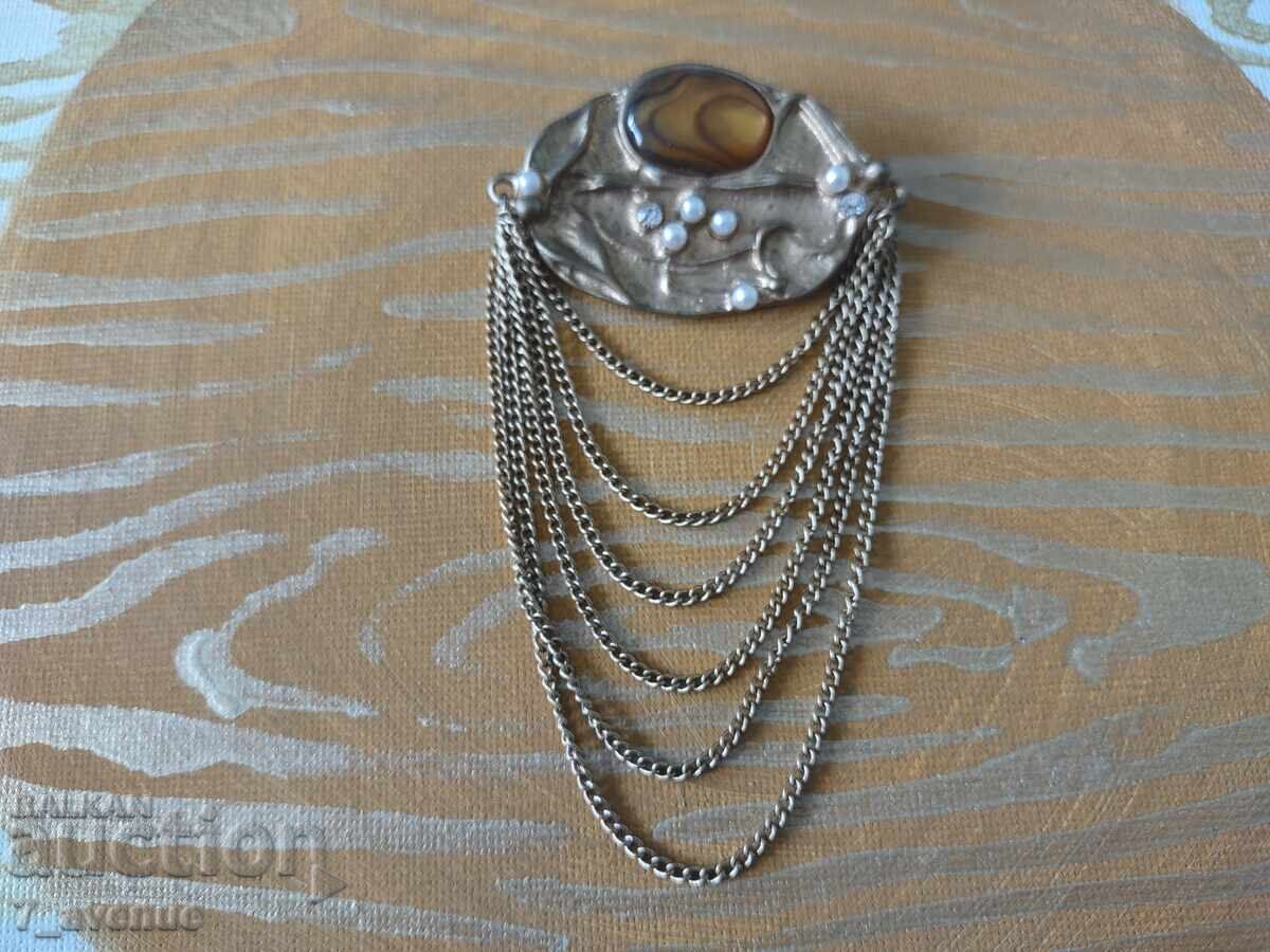 Брошка - елегантна , стилна, ефектна, 18.04.25